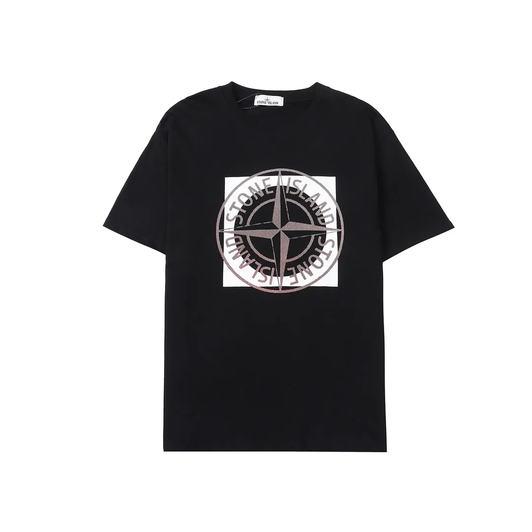 W615#P110💰 [Stone lsland/Stone Island summer new short-sleeved T-shirt with big compass print on the chest] ⚠️[Original creation, high control of details] Made of 260g combed cotton 32-count double yarn - Simple and basic versatile style, original quality, the first choice for couples. - Made in a large factory, four needles and five threads on the shoulder, neatly arranged, high quality workmanship. - Same style for men and women, very versatile, one piece for each person Details are clearly visible. Color: Black White Size: M L
